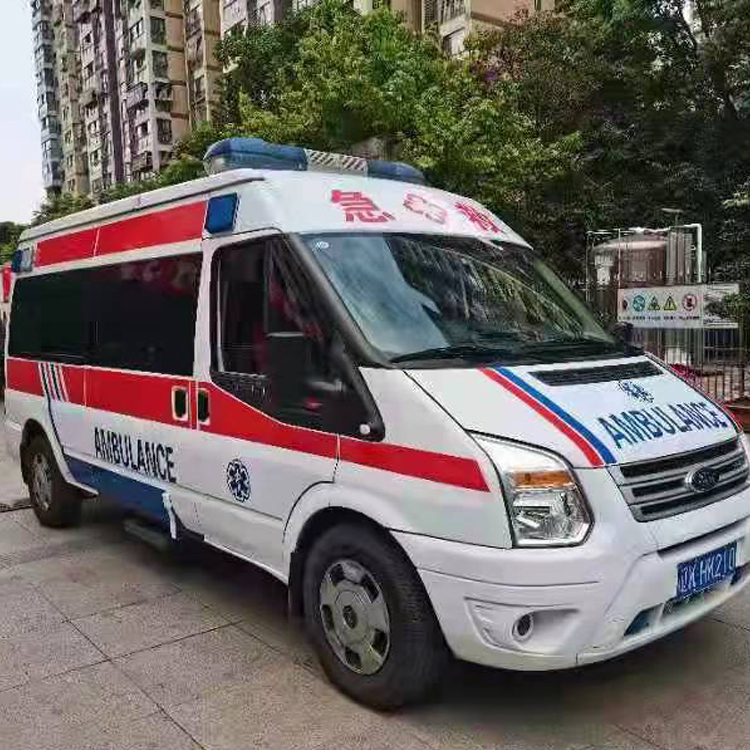 三更罗镇长途救护车护送病人返乡